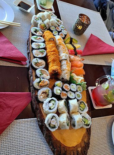 Große Sushi-Platte